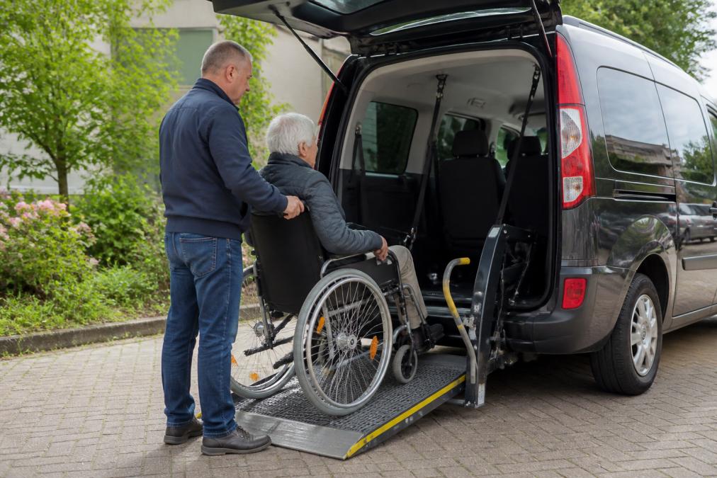 medisch-gecertificeerde-chauffeurs-rolstoelvervoer-1787283849