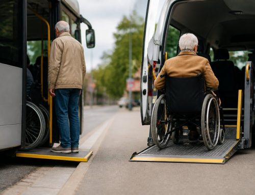 Rolstoeltaxi versus openbaar vervoer: kies wat past