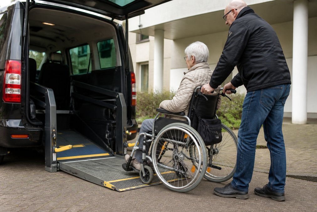rolstoelvervoer-voor-senioren-zonder-computer-1787379374