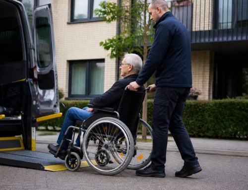 Rolstoeltaxi vergoed door je zorgverzekering? Zo werkt het